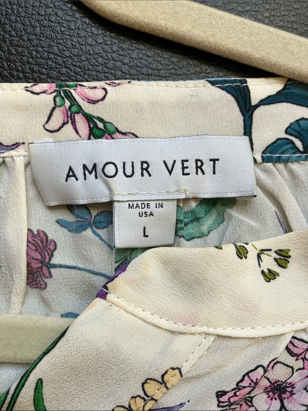 Amour Vert Floral Silk Renata Blouse EUC - Picture 3 of 4